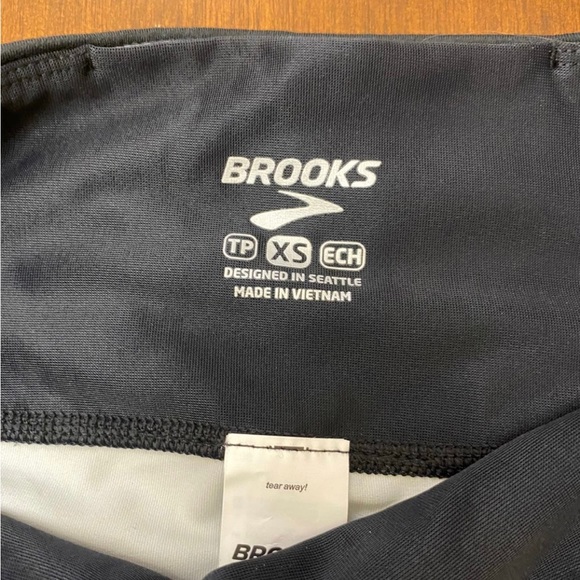 Brooks Women's Greenlight Capris Size XS NWT - Picture 3 of 5